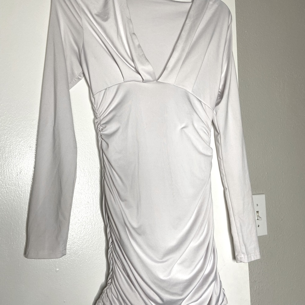fitted short v neck